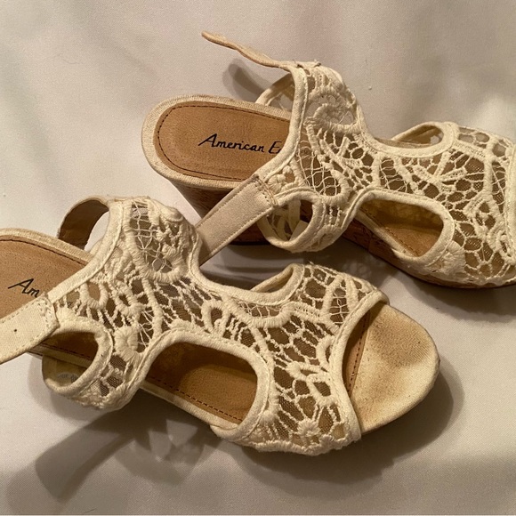 Women’s Beautiful American Eagle White Lace Sandals Summer Heels Size 6 - Picture 5 of 12